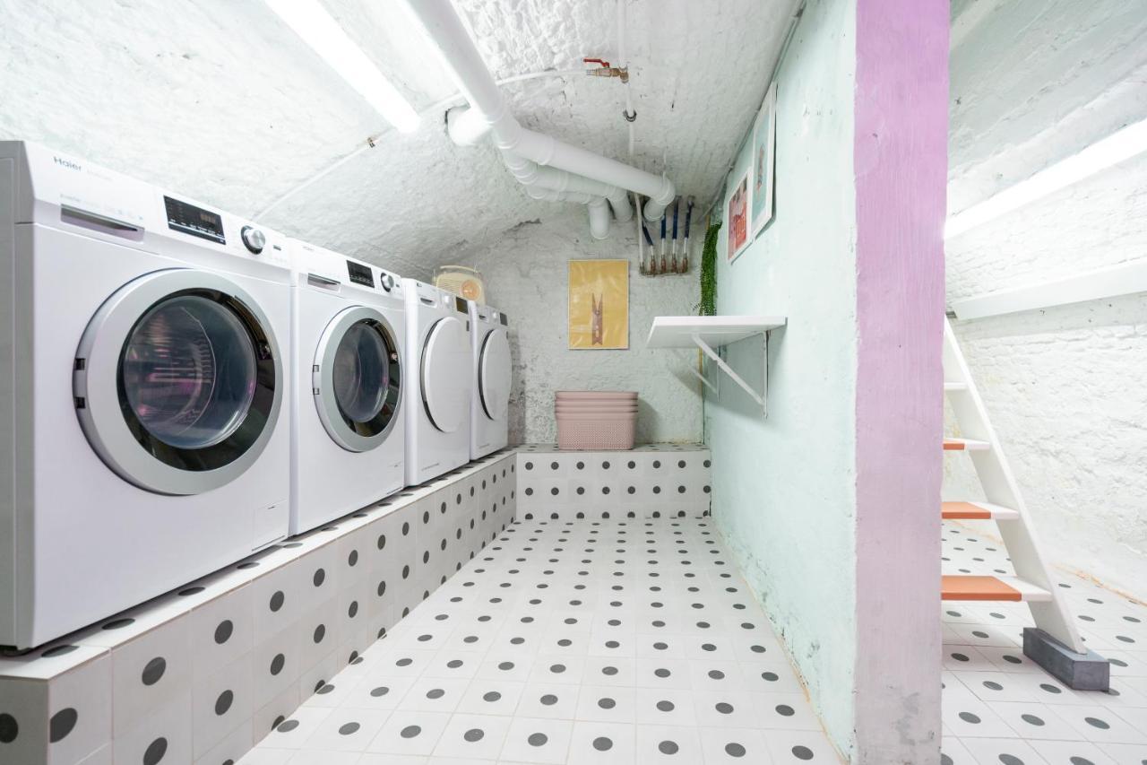 Shway - The Light Blue Parrot Apartment Antwerpen